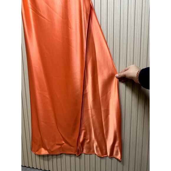 Alice + Olivia Zumi Open Back Halter Maxi Dress in Coral Sunset Size 8 - Picture 5 of 10